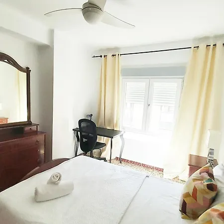 Apartment En El Centro Amplio Y Confortable Malaga